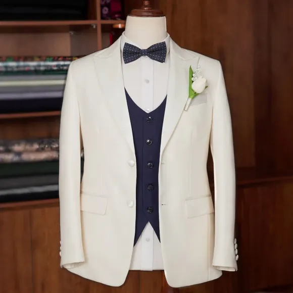 Vì Sao Nhiều Khách Hàng Lựa Chọn May Vest Tại Huy Tailor?